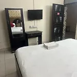 Hotel Crystal Inn